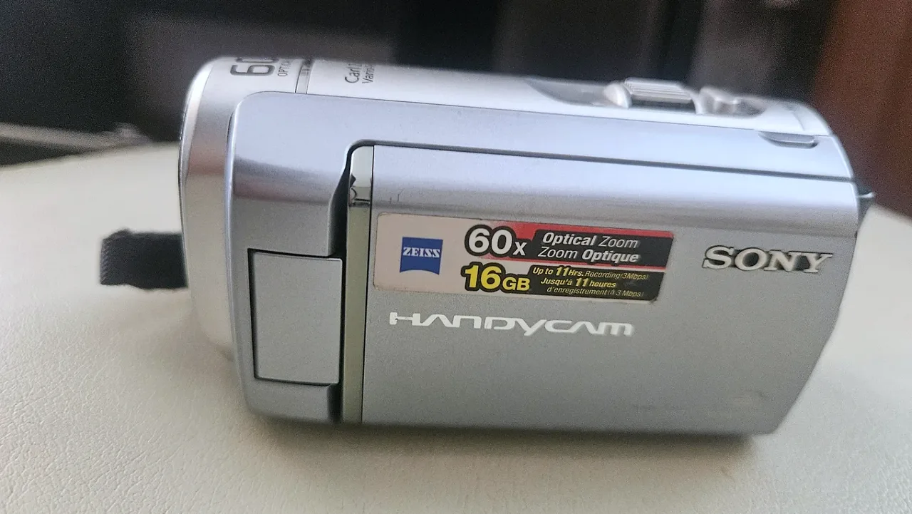 Mini camera video Sony HANDYCAM — poza 4